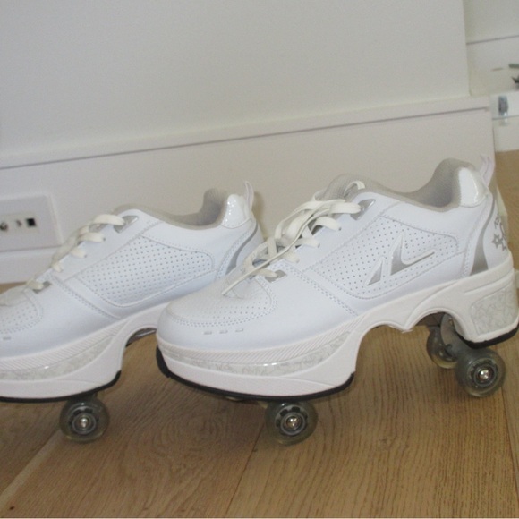 Quad roller skate convertible shoes, size 43 EUR, US 10, UK 9 - Picture 3 of 3